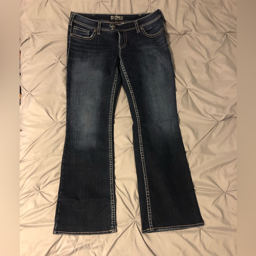 Women’s Silver brand dark wash boot cut jeans sz 34x33 Tuesday Flap WOW EUC